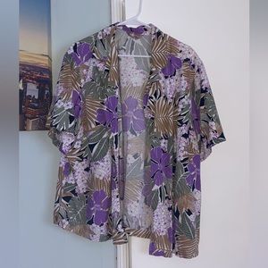 ❤️❤️ White Stag Floral and Leaf Short Sleeve Button Up Shirt